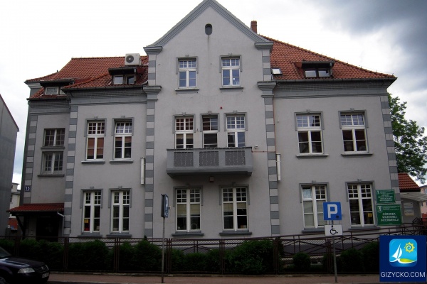 Budynek mieszkalny przy ulicy Dąbrowskiego 15.