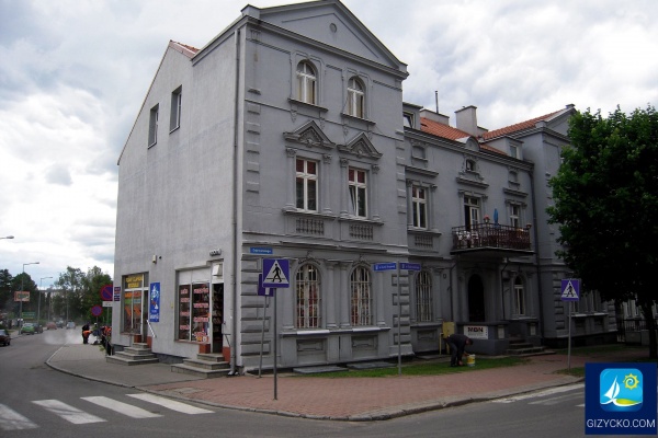 Budynek przy ulicy Dąbrowskiego 13.